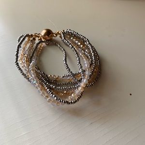 SOLD‼️ Beaded womens stretch bracelet